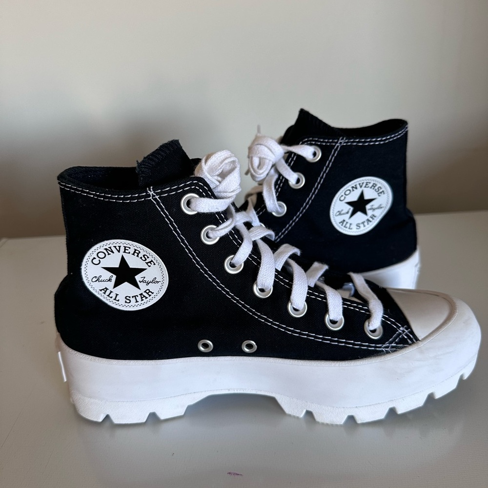 All Star Chuck Taylor size 7